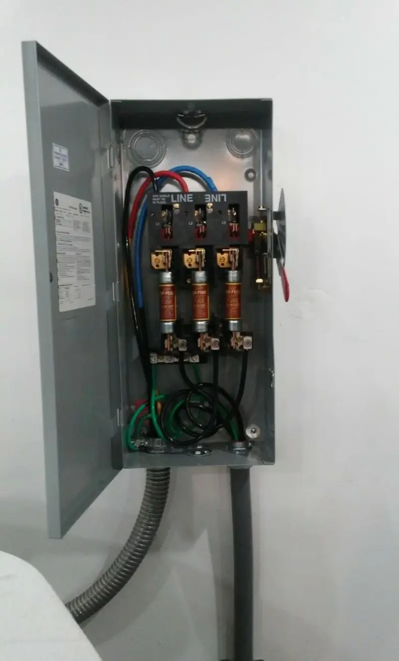 Three-phase disconnect switch installed for Electrical Wiring & Rewiring in Hughson
